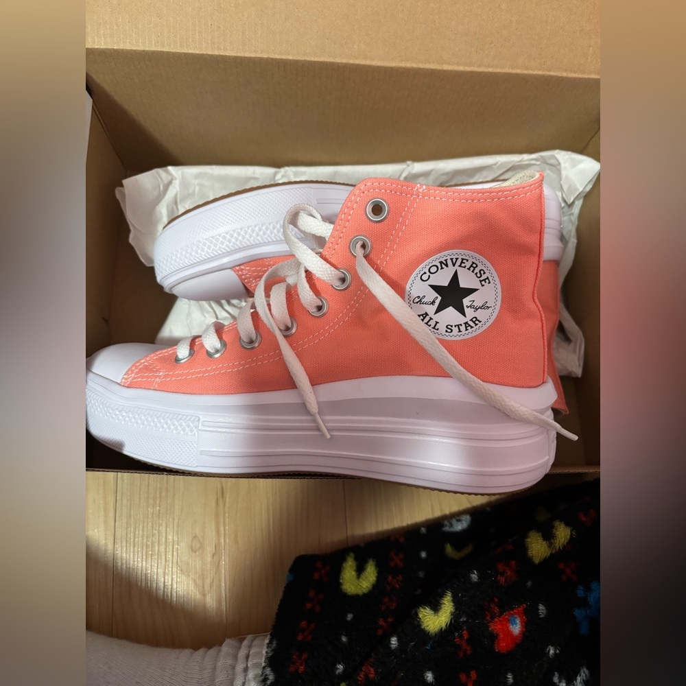 Coral Converse